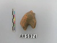 藏品(褐色夾砂陶把)的圖片